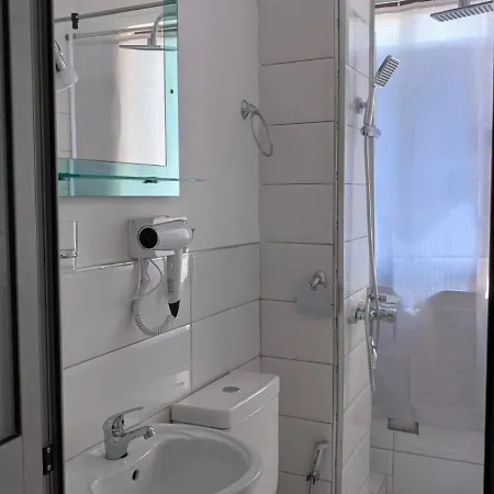 Hotel Kastriotet *